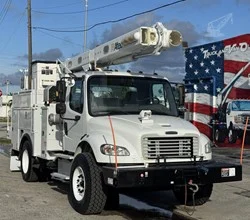 2016 ALTEC L42M MOUNTED ON 2016 FREIGHTLINER BUSINESS CLASS M2 106