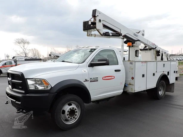 2018 VERSALIFT SST40EIH-01 MOUNTED ON 2018 RAM 5500 HD