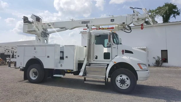2015 Versalift TMD2047T MOUNTED ON 2015 KENWORTH T370 Digger Derricks for Rent