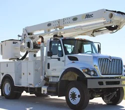 2014 ALTEC TA60 MOUNTED ON 2014 INTERNATIONAL WORKSTAR 7300