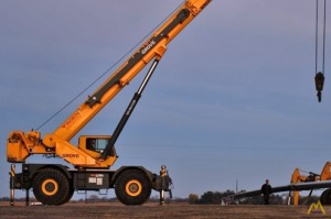 Grove RT880E