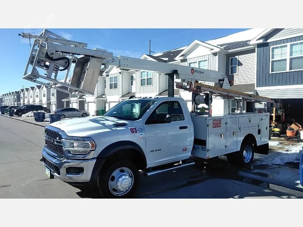 2022 POSI-PLUS 700-40 MOUNTED ON RAM 5500 HD