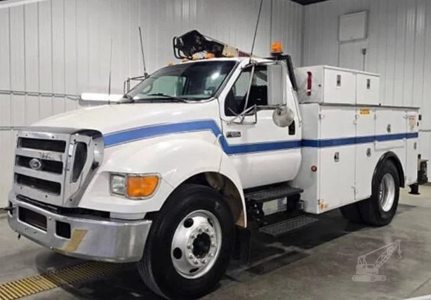 2004 Imt 3820 MOUNTED ON 2004 FORD F650 SD