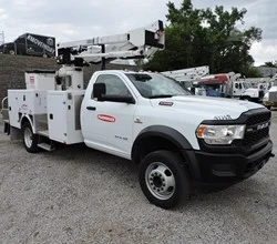 2022 VERSALIFT SST40EIH-02 MOUNTED ON 2022 DODGE RAM 5500