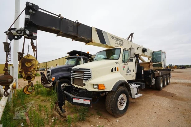 2008 NATIONAL 1800 MOUNTED ON 2008 STERLING LT9500