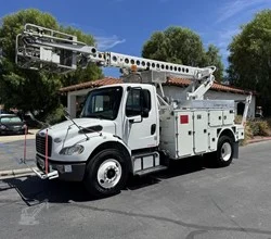 2014 Altec AT40C MOUNTED ON 2014 FREIGHTLINER BUSINESS CLASS M2 100