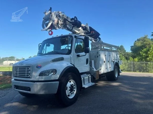 2021 Altec DM47BBC MOUNTED ON 2022 FREIGHTLINER BUSINESS CLASS M2 106