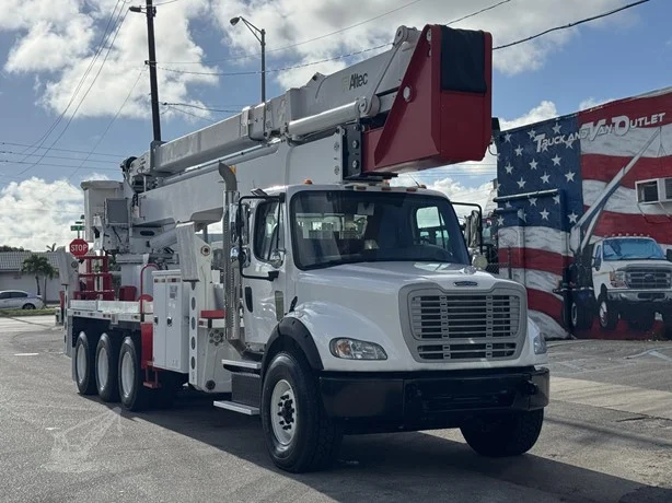 2015 ALTEC AH125 MOUNTED ON 2015 FREIGHTLINER BUSINESS CLASS M2 112