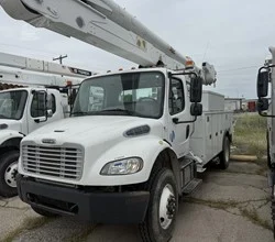 2018 Altec AA55 MH MOUNTED ON 2018 FREIGHTLINER BUSINESS CLASS M2 106