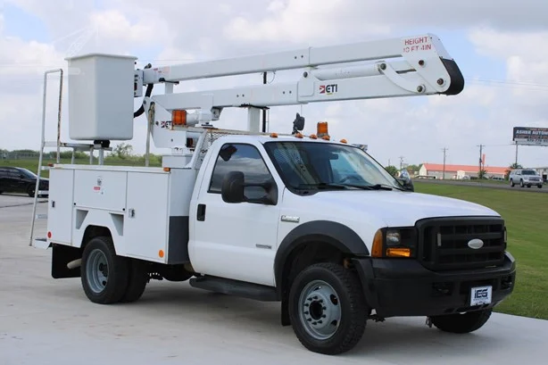 2006 ETI ETC37IH MOUNTED ON 2006 FORD F550