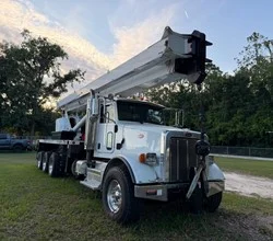 2012 ALTEC AC38-127 MOUNTED ON 2012 PETERBILT 367
