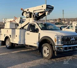2024 VERSALIFT VST40MHI MOUNTED ON 2026 FORD F550