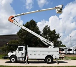 2017 Altec AN67 MOUNTED ON 2017 FREIGHTLINER BUSINESS CLASS M2 106