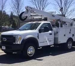2017 ALTEC AT40G MOUNTED ON 2017 FORD F550