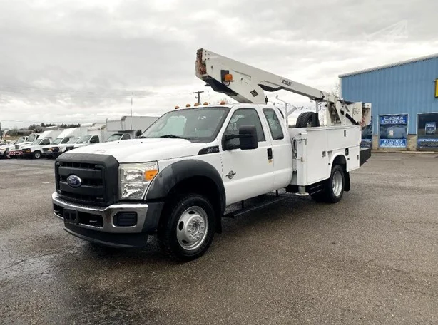 2011 VERSALIFT ET32NF MOUNTED ON 2011 FORD F550