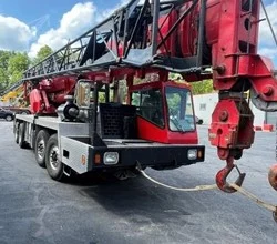 2004 GROVE TMS700E