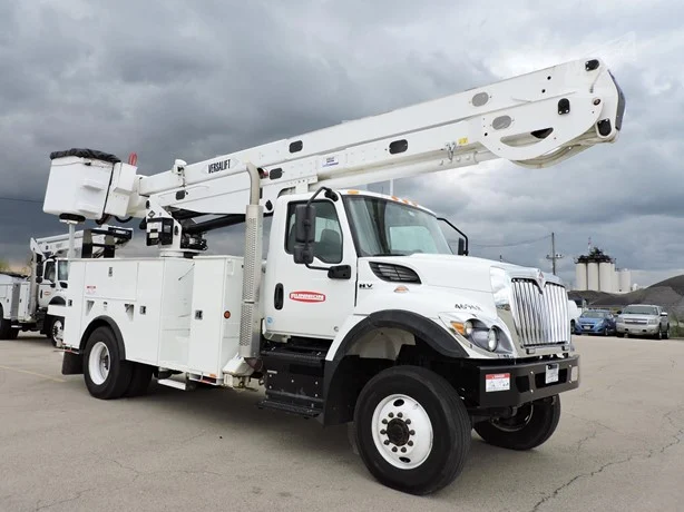 2022 VERSALIFT VN555MHI MOUNTED ON 2022 INTERNATIONAL HV