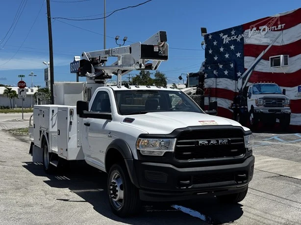 2020 VERSALIFT SST40EIH MOUNTED ON 2020 RAM 5500 HD