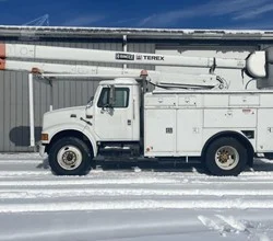 1997 SIMON-TELELECT COMMANDER MOUNTED ON 1997 INTERNATIONAL 4700