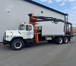 1988 Prentice TS33 MOUNTED ON 1988 MACK DM690S