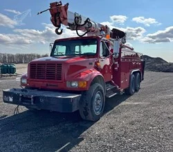 1996 Altec D1000 MOUNTED ON 1996 INTERNATIONAL 4900