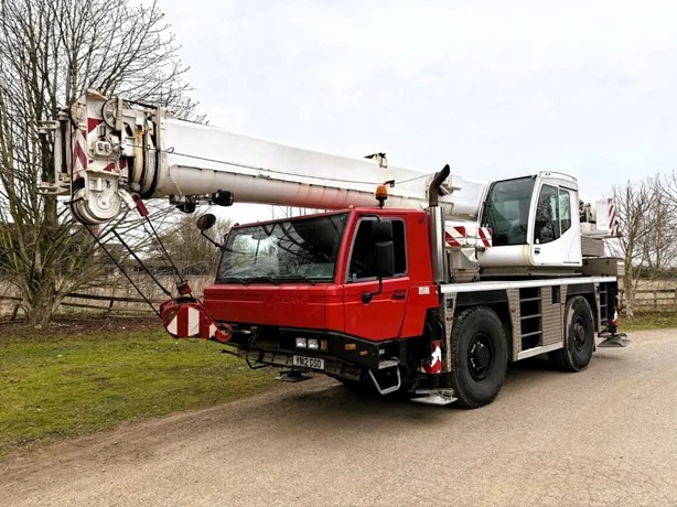 2012 TADANO ATF 40G-2
