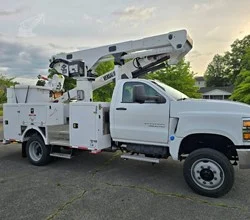 2023 VERSALIFT VST47I MOUNTED ON 2023 CHEVROLET W5500HD