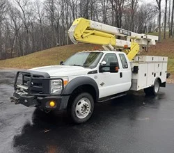 2015 TEREX HR37M MOUNTED ON 2015 FORD F550 SD
