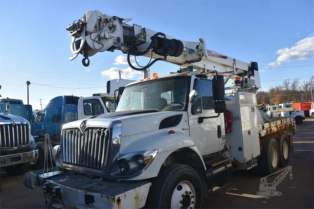2008 ALTEC DM47TR MOUNTED ON 2008 INTERNATIONAL WORKSTAR 7400