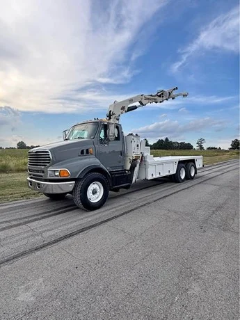 2004 Imt 12916 MOUNTED ON 2004 STERLING LT9500