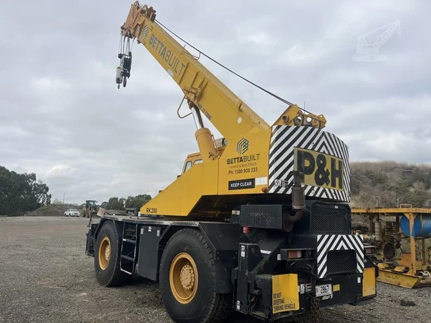 2000 Kobelco RK200