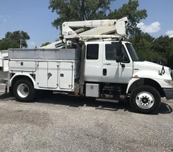 2010 Hi RANGER TL41M MOUNTED ON 2010 INTERNATIONAL DURASTAR 4400