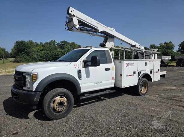 2019 VERSALIFT SST36NE MOUNTED ON 2019 FORD F550