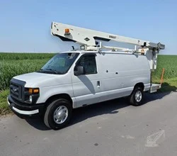 2013 Versalift VAN TEL29N01 MOUNTED ON 2013 FORD E350
