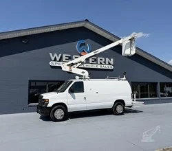 2011 Versalift VAN TEL29N01 MOUNTED ON 2011 FORD E350 SD