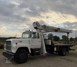 1987 National 500 MOUNTED ON 1987 FORD L8000