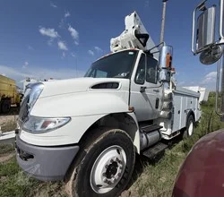 2011 Altec TA41M MOUNTED ON 2011 INTERNATIONAL DURASTAR 4300