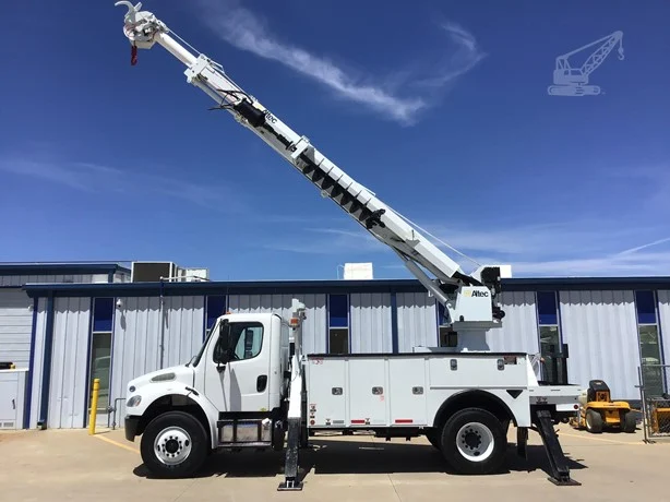 2017 ALTEC DC47TR MOUNTED ON 2018 FREIGHTLINER BUSINESS CLASS M2 106