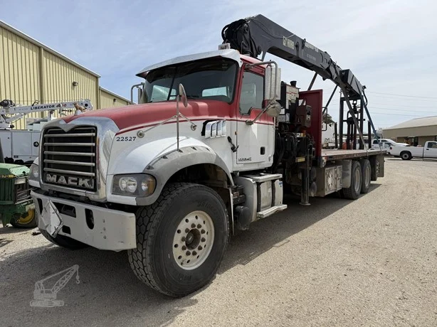 2013 HIAB XS335K HIPRO MOUNTED ON 2013 MACK GRANITE GU713