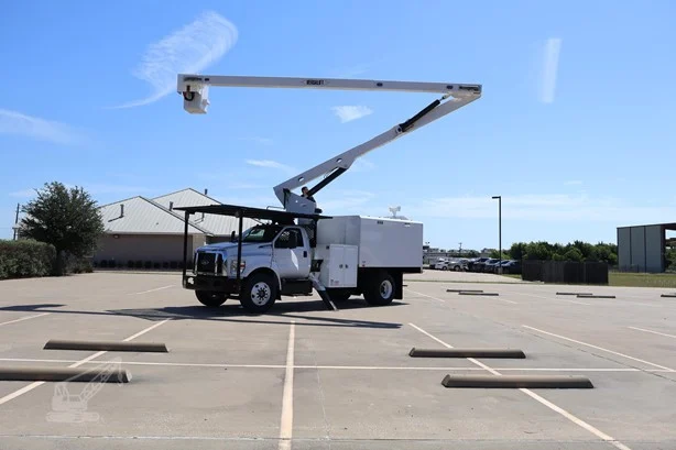 2026 VERSALIFT VO260REV MOUNTED ON 2026 FORD F750