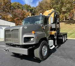 2008 Effer 585/4S MOUNTED ON 2009 INTERNATIONAL PAYSTAR 5600