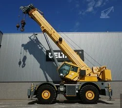 2018 GROVE RT890E