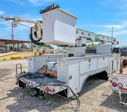 2012 Versalift VO355MHI MOUNTED ON 2012 19 FT