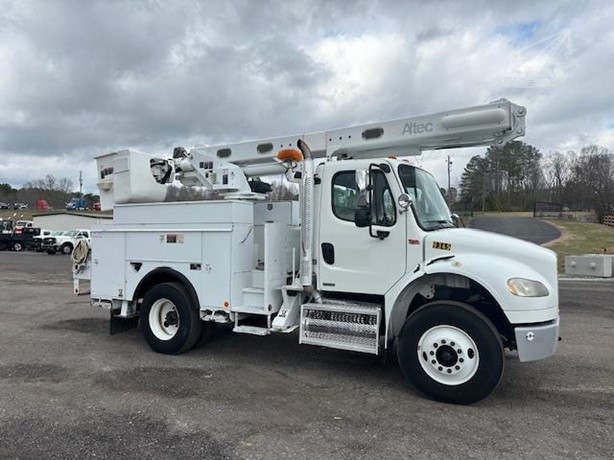 2008 ALTEC L42M MOUNTED ON 2008 FREIGHTLINER BUSINESS CLASS M2 106
