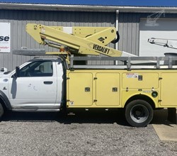 2011 Versalift VST40I MOUNTED ON 2011 DODGE RAM 5500