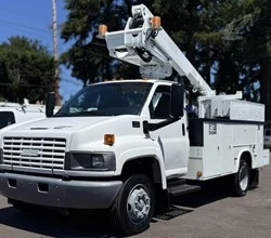 2005 Altec AT235P MOUNTED ON 2005 GMC TOPKICK C5500