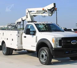 2017 VERSALIFT STP36NE MOUNTED ON 2017 FORD F550