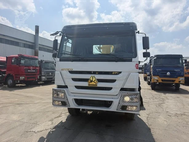 2025 XCMG 12T MOUNTED ON 2023 SINOTRUK HOWO 371
