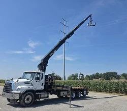 2013 Hiab XS335K-4 HIPRO MOUNTED ON 2014 FREIGHTLINER 114SD