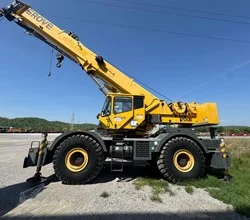 2004 Grove RT700E